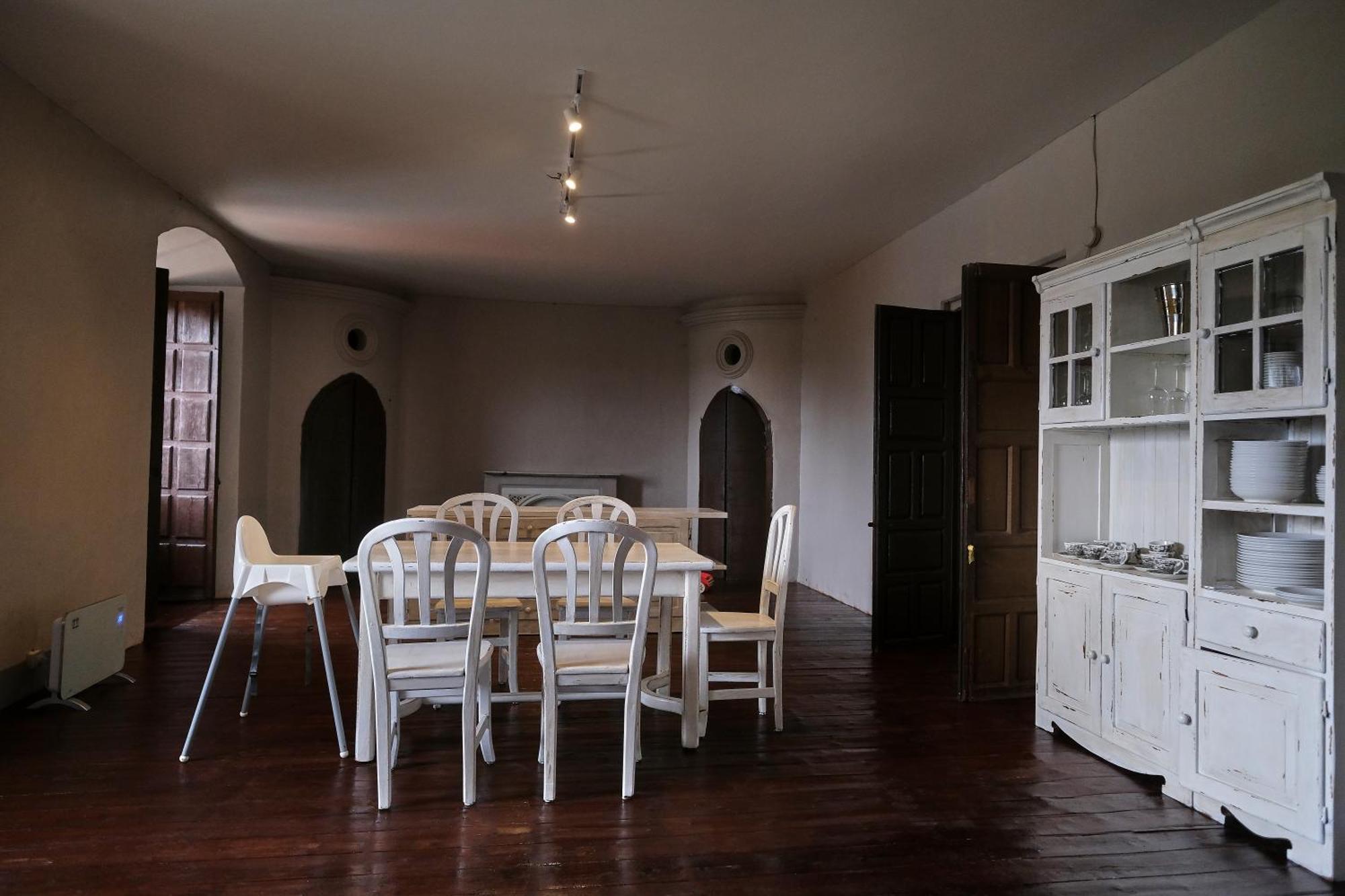 Casa Rural Palacio Conde De Aldana Con Piscina Entre Encinares Y Dehesas Terradillos Exterior foto