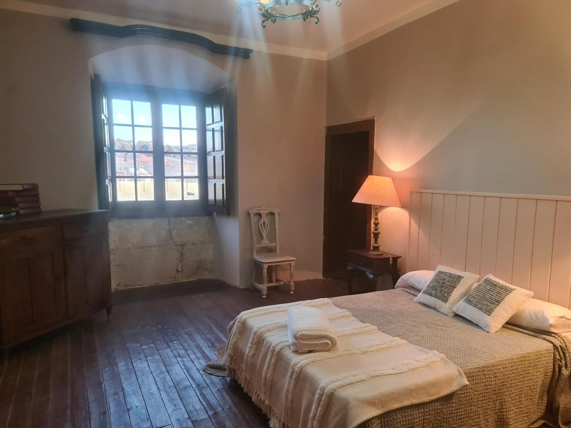 Casa Rural Palacio Conde De Aldana Con Piscina Entre Encinares Y Dehesas Terradillos Exterior foto